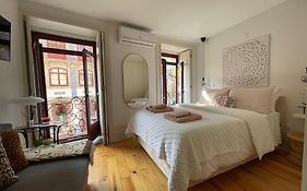 Historic Porto Balcony Hideaway - Taipas House 60